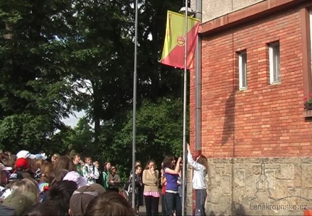 10-vyvesovani vlajky.jpg